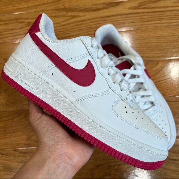 Nike Shoes - Women’s Nike Air Force 1 ‘07
